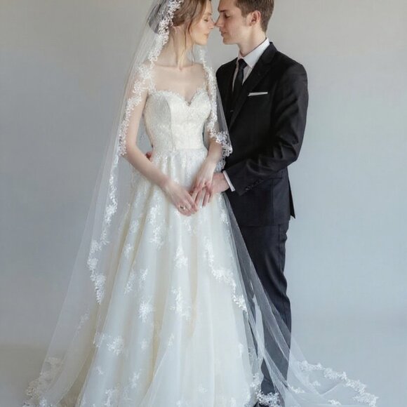 Brand new with tag Two layers applique lace long veil main image 4